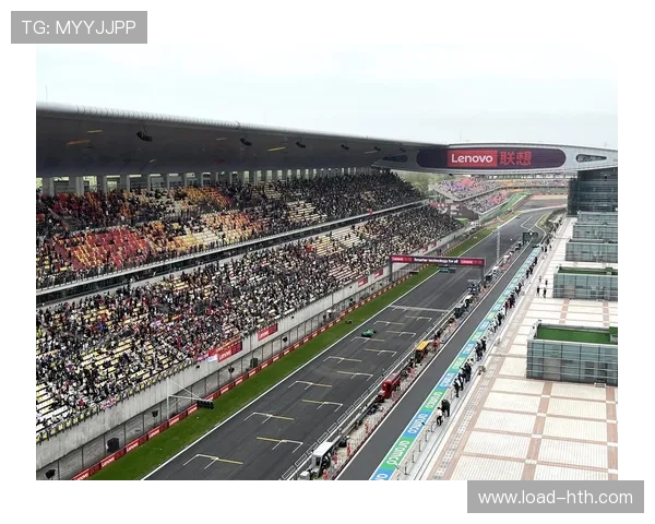 中国车迷热情高涨,F1上海站观赛人数创近年新高 中国车迷热情高涨,F1上海站观赛人数创近年新高