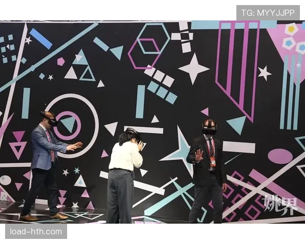 伯纳乌球场外VR体验区排起长队，球迷争相尝试全新观赛模式